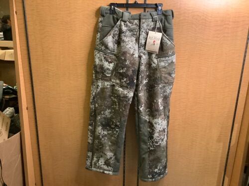 Red Head Tundra Pant, Men's Men's Medium, Appears New - Lot 397