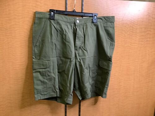 Red Head Men's Shorts, 40, Appears New - Lot 427