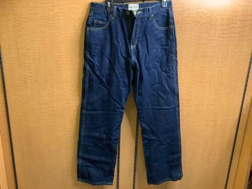 Red Head Men's Pants, 30x32, Appears New - Lot 437