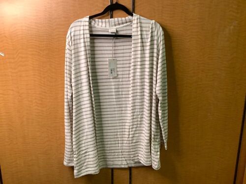 a. new. day Ladies Cardigan, Large, Appears New - Lot 467