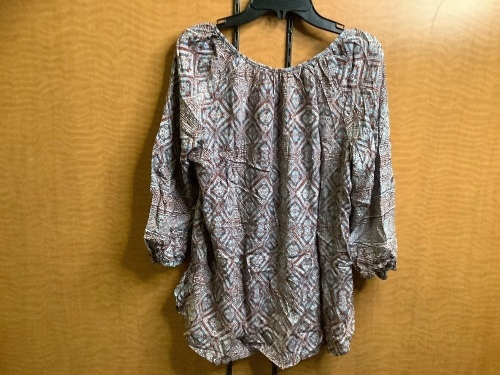 Natural Reflections Ladies Medium, Appears New - Lot 490