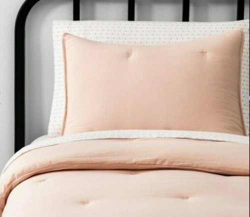 Solid Comforter, Full/Queen, New - Lot 41