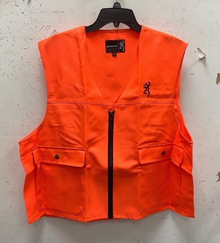 Browning Hunting Vest, Medium, E-Comm Return - Lot 288