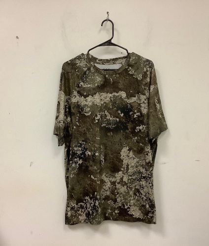 Mens Tee, Large, Appears New - Lot 397