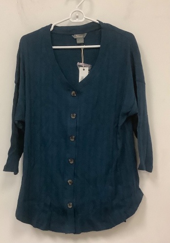 Naural Reflections Womens Shirt, M, Appears New - Lot 562