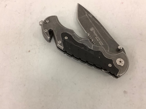 Smith & Wesson Folding Knife, E-Commerce Return - Lot 666