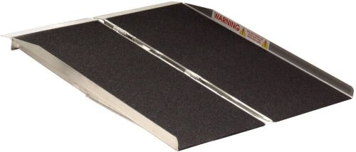 Prairie View Industries SFW330 Portable Singlefold Ramp, 3 Feet x 30 Inch - Lot 94