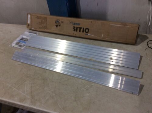 EZ-Access Transitions Modular Aluminum Entry Ramp, 1.5" Rise - Lot 284