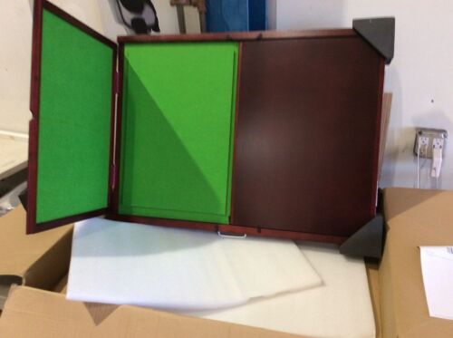 Portable Folding Wooden Jigsaw Puzzle Table for 1500 Pieces - Lot 558