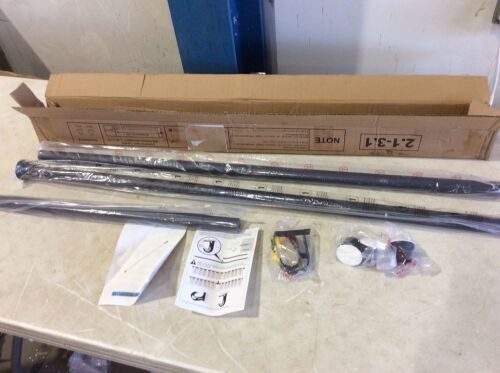 Moyeno Tension Shower Curtain Rod, 83"-122" - Lot 579