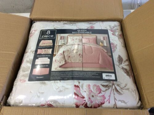 8 Pc Reversible Bed Set, Queen - Lot 839