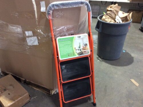 3 Step Ladder - Damaged Grip  - Lot 933