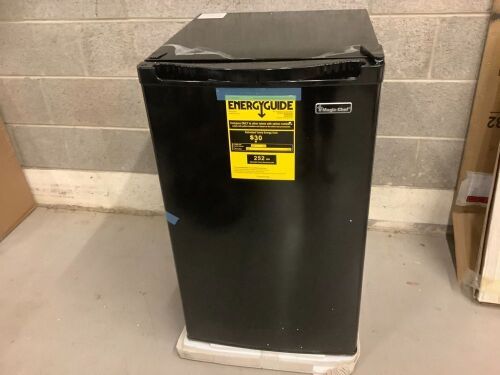 Magic Chef 4.4 Cu Ft. Compact Refrigerator, Ecommerce Return - Lot 55