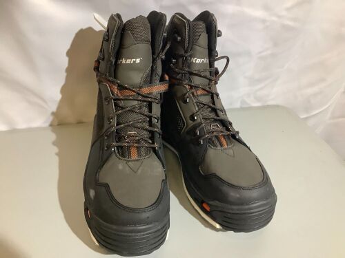 Korkers Terror Ridge Felt/Kling-On Wading Boots for Men, Missing Rubber Soles, Some Scuffs, Ecommerce Return - Lot 104