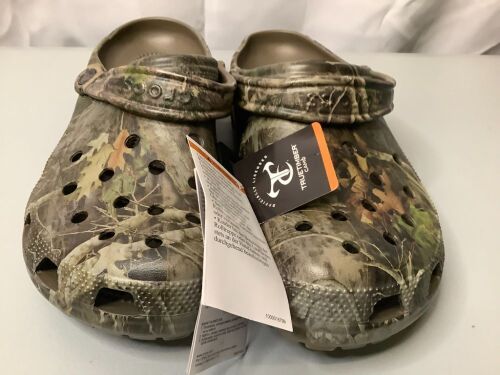 Crocs Men's 10, TrueTimber, Ecommerce Return, Appears New - Lot 131