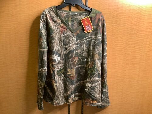 SHE 60/40 V-Neck, Long Sleeve, Large, Appears New - Lot 145