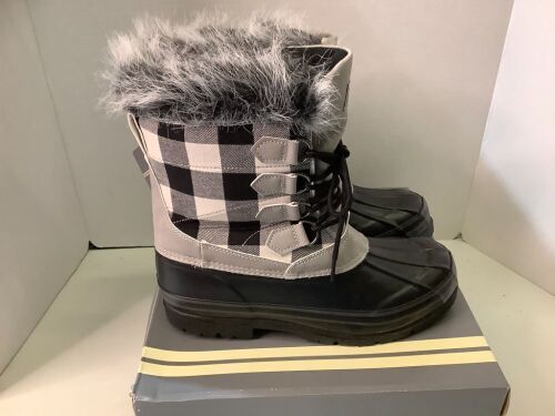 Lumber Jill White Plaid, Ladies 9M, Appears New - Lot 153