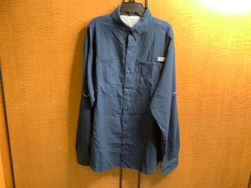 Columbia, Medium Men's Long Sleeve Shirt, Appears New - Lot 155