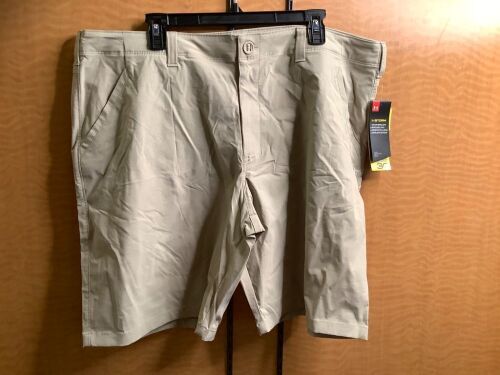 Under Armour Men's Shorts, 42, Appears New - Lot 193