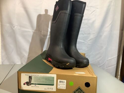 The Original Muck Boots, Women's Arctic Ice Tall, 9, Ecommerce Return - Lot 197