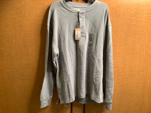 Red Head Thermal, Men's Medium, Appears New - Lot 198