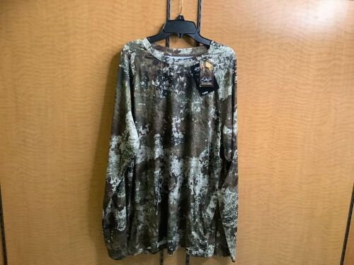 Long Sleeve Performance Men's Shirt, Large, Appears New - Lot 226