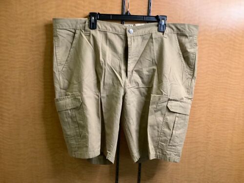 Red Head Men's Copper Creek Shorts, 44, Appears New - Lot 246