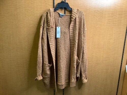 Natural Reflections, Women's Medium Hoodie, Appears New - Lot 277