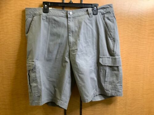 Red Head Men's Shorts, 40, Appears New - Lot 313