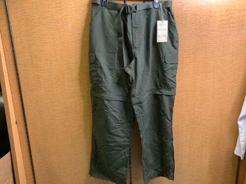 Red Head Men's Pants 42x30, Appears New - Lot 314