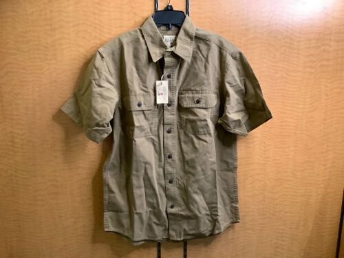 Red Head Short Sleeve Button Up, Men's Medium, Appears New - Lot 353