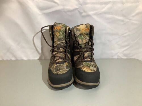 SHE Ladies Hiking Boots, 7M, Appears New - Lot 370