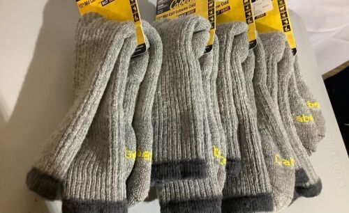 Lot of (4) 13" Mid Calf Extreme Cold Socks, Appears New - Lot 381