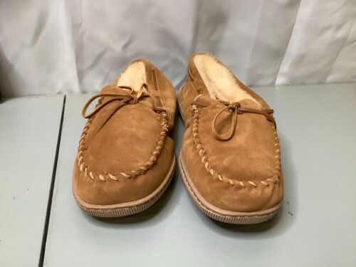 Minnetonka Men's Insulated Shoes, Ecommerce Return - Lot 385