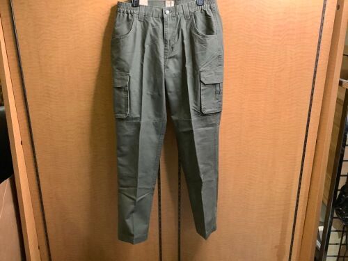 Red Head Men's Pants 34x32, Appears New - Lot 423