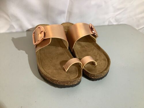Natural Reflections Women's Sandals,6,  Appears New - Lot 426