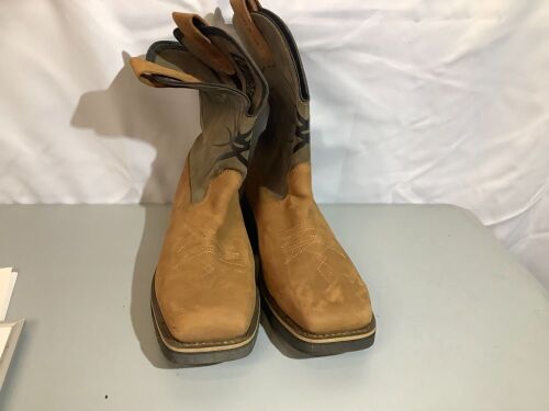 Irish Setter Men's Work Boots, 12, Adhesive on sides, Ecommerce Return - Lot 432