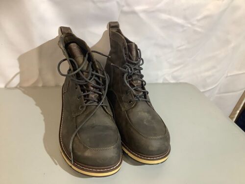 Keen Men's Boots, 12D, Appears New - Lot 479