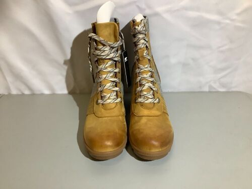 Sorel Ladies Booties, 11, Ecommerce Return - Lot 496