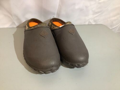The Original Muck Boot Company,  Men's 9, Appears New - Lot 498