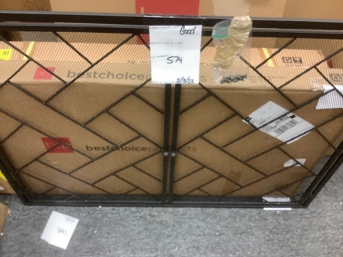 2-Panel Wrought Iron Geometric Fireplace Screen w/ Magnetic Doors - 44x33in - Lot 574