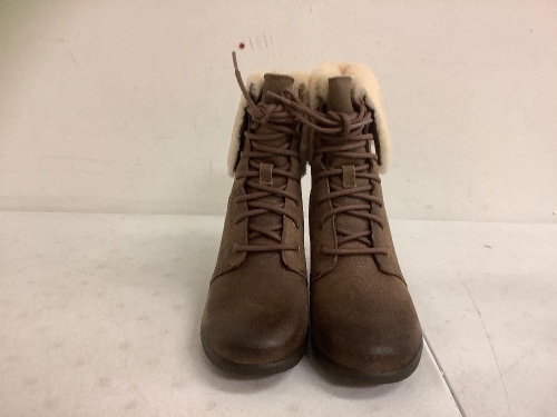 UGG Womens Boots, Size 9, E-Comm Return - Lot 71