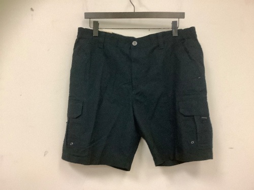Red Head Mens Shorts, Size 40, Appears New - Lot 302