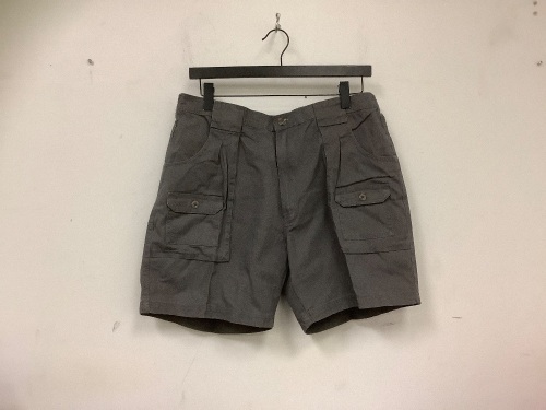 Red Head Mens Shorts, Size 40, Appears New - Lot 307