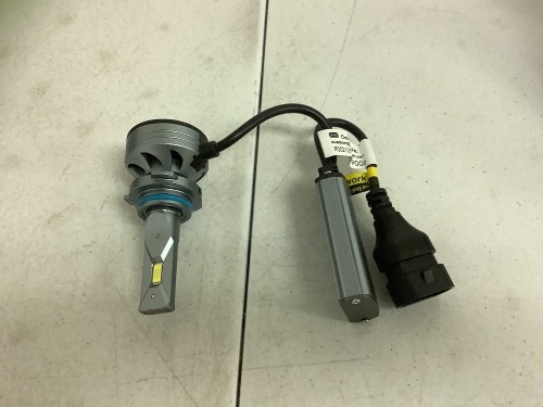 Fahren Headlight Bulbs, E-Comm Return - Lot 330