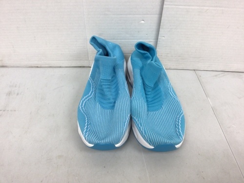 Tennis Shoes, Unsure if Mens or Womens, EU Size 40, E-Commerce Return - Lot 370