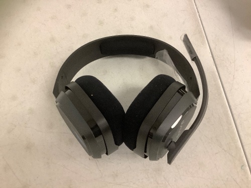 Astro Headset, E-Comm Return, No Cords - Lot 419
