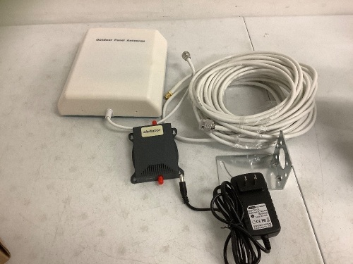 Verizon Signal Booster, E-Comm Return - Lot 432