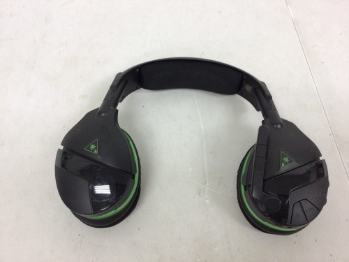 Turtle Beach Headphones, No Cord, Powers Up, E-Commerce Return - Lot 463