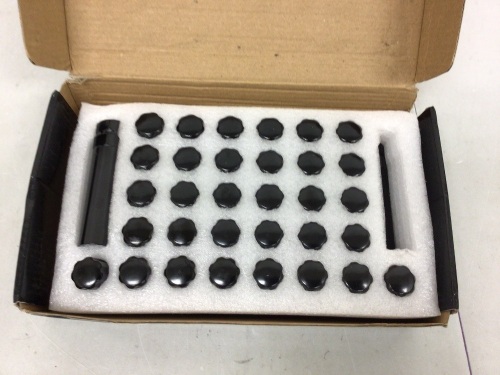 PUENGSI Lug Nuts, Specs Unknown, Appears new - Lot 559